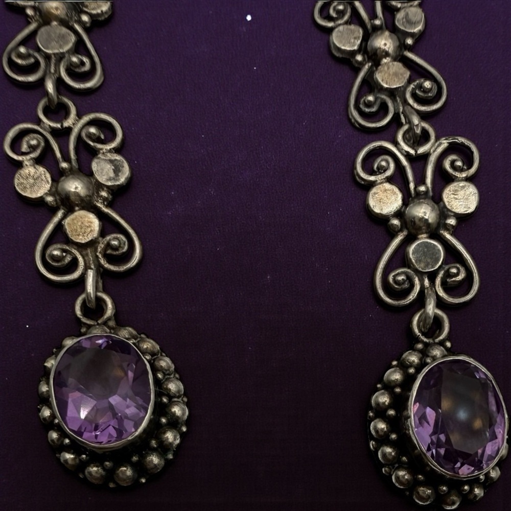 Gorgeous pair of Silver and Purple Floral Drop Earrings 45 grams - Picture 2 of 10